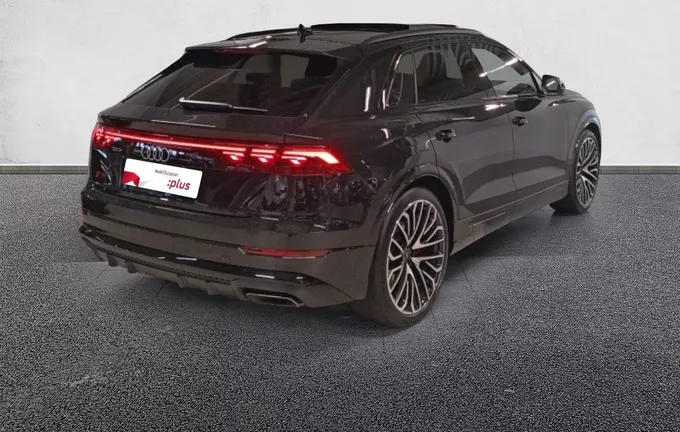 AUDI Q8 60 TFSI e 490 Tiptronic 8 quattro Competition extérieur trois quart arrière droit 2120903