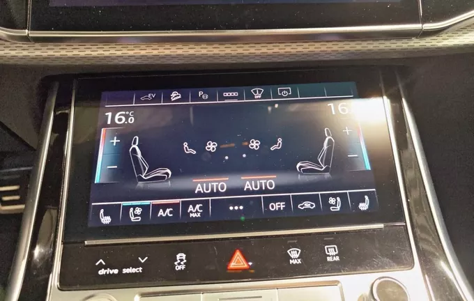 AUDI Q8 60 TFSI e 490 Tiptronic 8 quattro Competition photo 14 2120903