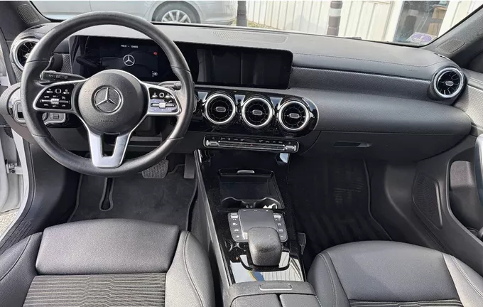 MERCEDES CLA Shooting Brake 200 7G-DCT Progressive Line extérieur trois quart avant droit 212706