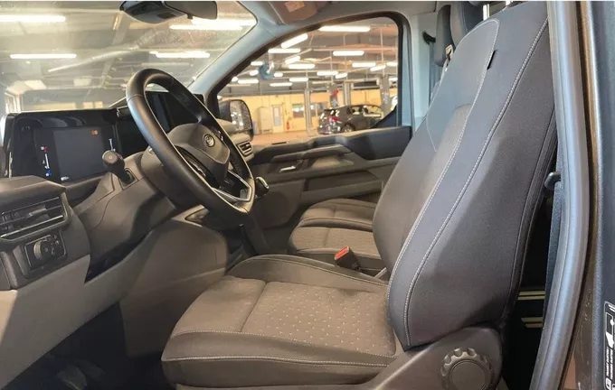 FORD TOURNEO Custom 320 L2H1 2.0 EcoBlue 150 ch Titanium extérieur trois quart arrière droit 106293