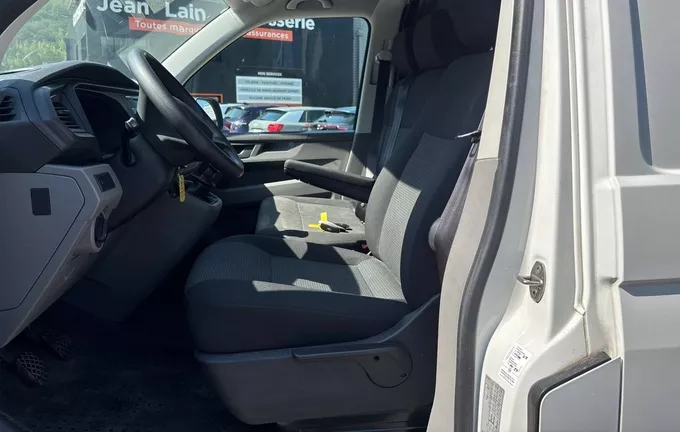 VOLKSWAGEN UTILITAIRES TRANSPORTER 6.1 VAN L1H1 2.0 TDI 150 BVM6 4MOTION BUSINESS extérieur trois quart arrière droit 106264