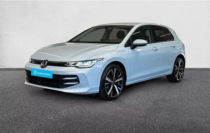 VOLKSWAGEN GOLF 1.5 eHybrid 204 DSG6 VW Edition extérieur trois quart avant gauche 2126458