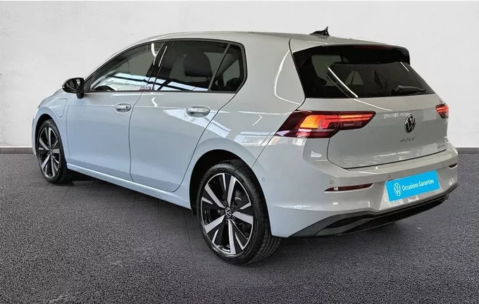 VOLKSWAGEN GOLF 1.5 eHybrid 204 DSG6 VW Edition photo 11 2126458
