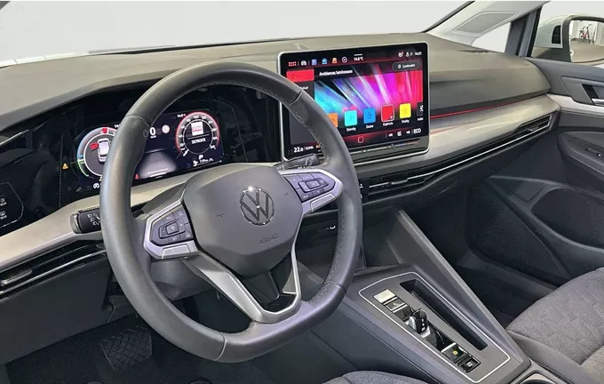 VOLKSWAGEN GOLF 1.5 eHybrid 204 DSG6 VW Edition photo 13 2126458