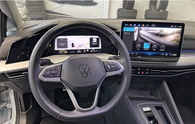 VOLKSWAGEN GOLF 1.5 eHybrid 204 DSG6 VW Edition photo 15 2126458
