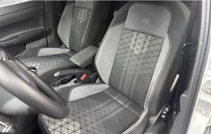 VOLKSWAGEN POLO 1.0 TSI 95 S&S BVM5 R-Line Edition extérieur trois quart arrière droit 2126461