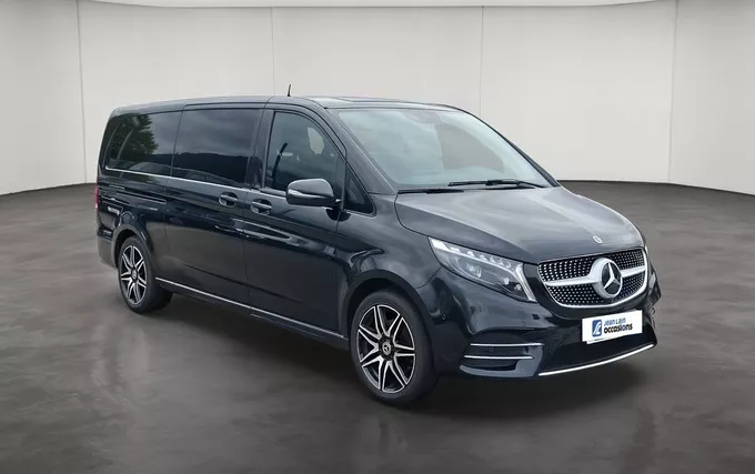MERCEDES CLASSE V Extra-Long 300 d 4Matic 9G-TRONIC AMG Line extérieur trois quart avant droit 106357