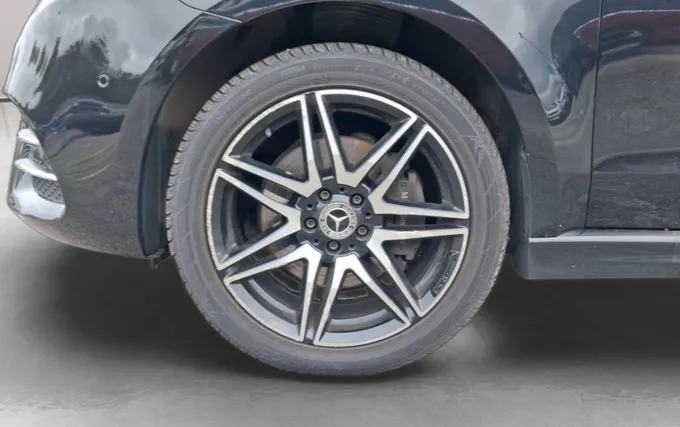 MERCEDES CLASSE V Extra-Long 300 d 4Matic 9G-TRONIC AMG Line photo 9 106357