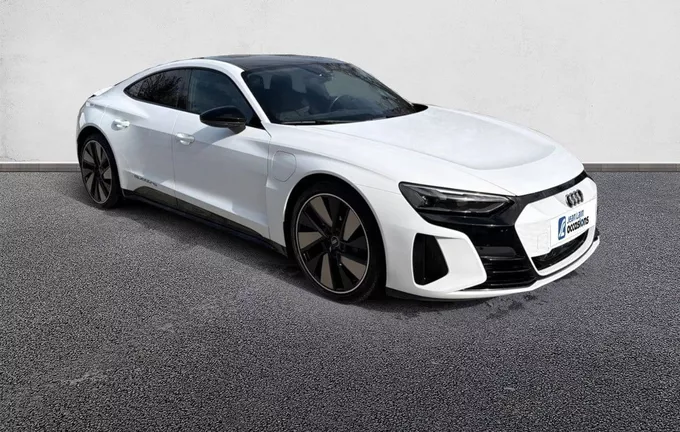 AUDI E-TRON GT 476 ch quattro e-tron extérieur trois quart avant droit 560326