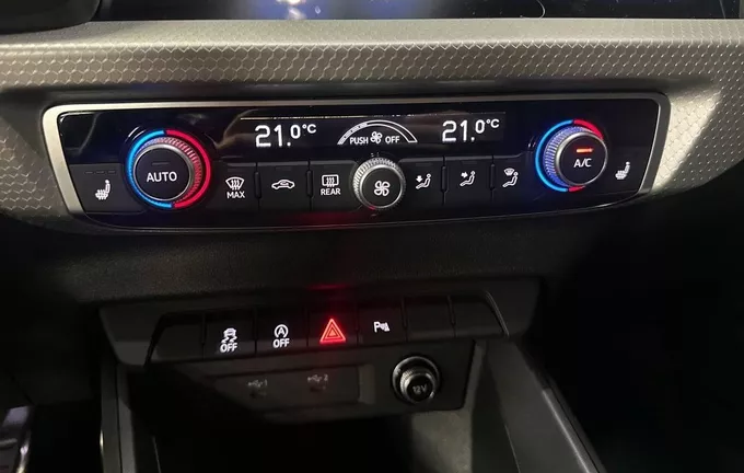 AUDI A1 Sportback 30 TFSI 116 ch S tronic 7 S Line photo 14 2131465