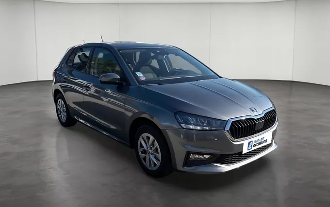SKODA FABIA 1.0 TSI 95 ch BVM5 Ambition extérieur trois quart avant droit 2132495