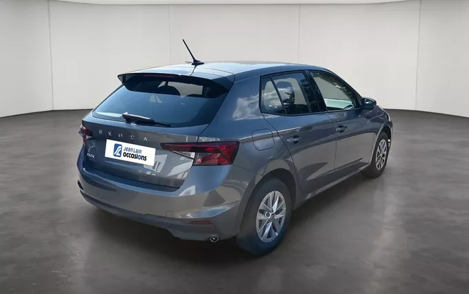SKODA FABIA 1.0 TSI 95 ch BVM5 Ambition extérieur trois quart arrière droit 2132495