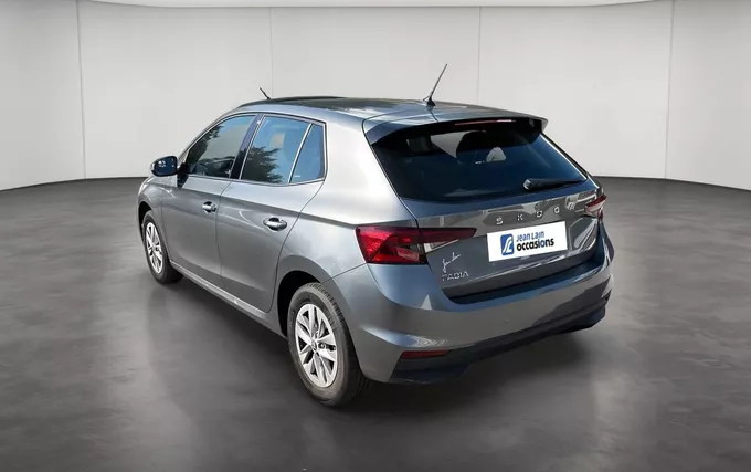 SKODA FABIA 1.0 TSI 95 ch BVM5 Ambition extérieur trois quart arrière gauche 2132495