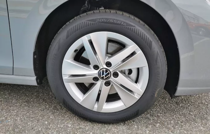 VOLKSWAGEN GOLF SW 2.0 TDI 150 DSG7 Life Plus photo 9 1080