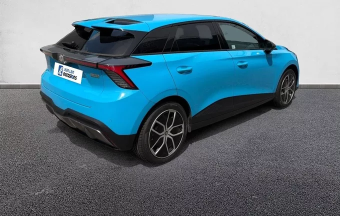 MG MG4 Electric 64kWh - 150 kW 2WD Luxury extérieur trois quart arrière droit 601122