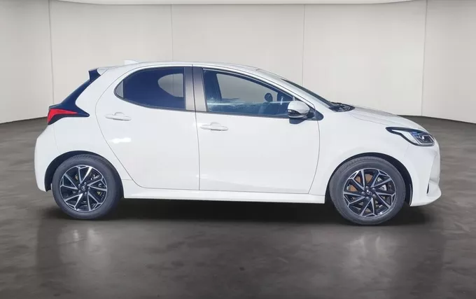 TOYOTA YARIS Hybride 116h Design extérieur côté droit 1104048