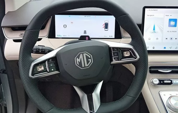 MG MGS6 EV MGS6 EV Luxury photo 12 9918