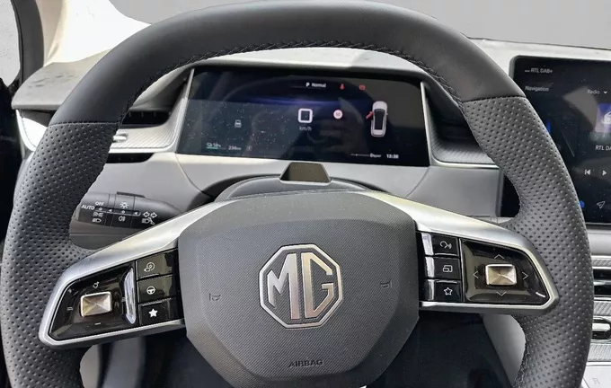 MG MGS6 EV 4WD Luxury Dual Motor photo 12 7844
