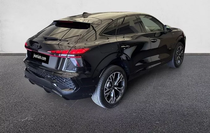 AUDI Q3 Sportback e-hybrid 272 ch S tronic 6 S line extérieur trois quart arrière droit 6078