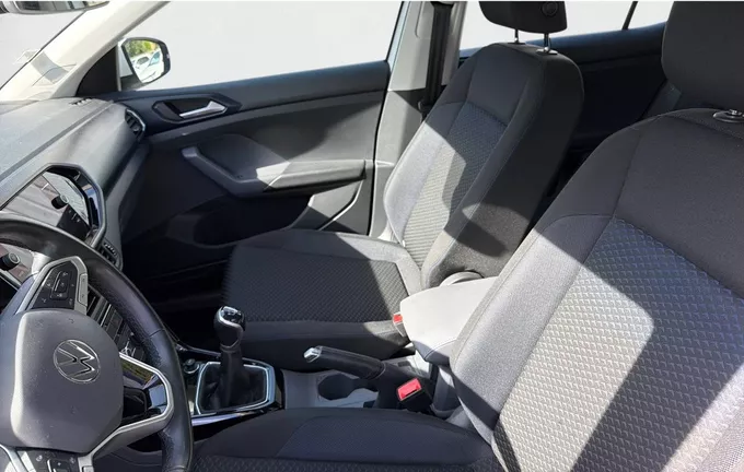 VOLKSWAGEN T-CROSS 1.0 TSI 95 Start/Stop BVM5 United extérieur trois quart arrière droit 2128304