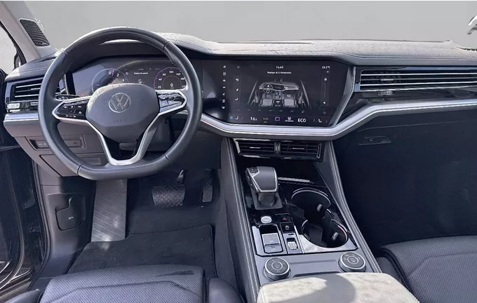 VOLKSWAGEN TOUAREG 3.0 V6 eHybrid 381ch Tiptronic 8 4Motion Elegance extérieur trois quart avant droit 3013485