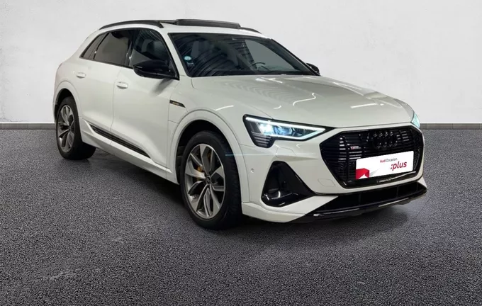 AUDI E-TRON 55 quattro 408 ch S line extérieur trois quart avant droit 2128022