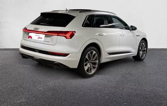 AUDI E-TRON 55 quattro 408 ch S line extérieur trois quart arrière droit 2128022