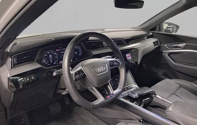 AUDI E-TRON 55 quattro 408 ch S line photo 11 2128022