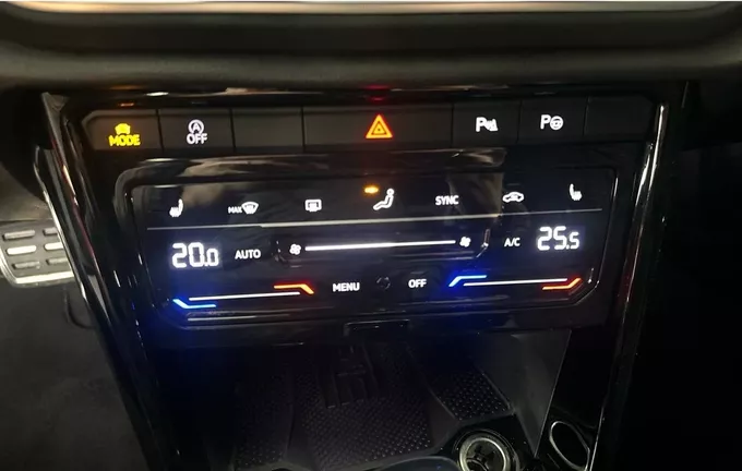 VOLKSWAGEN T-ROC 1.5 TSI EVO2 150 Start/Stop DSG7 R-Line Edition photo 17 2125152