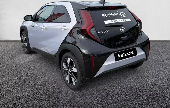 TOYOTA AYGO X Hybride 116h Graphic extérieur trois quart arrière gauche 173408
