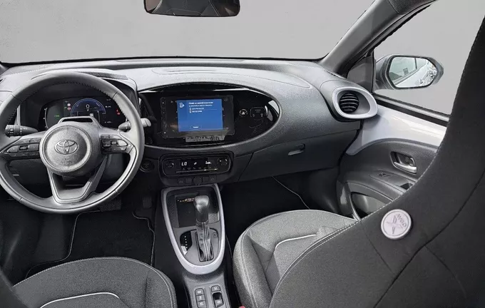 TOYOTA AYGO X Hybride 116h Graphic photo 18 173408