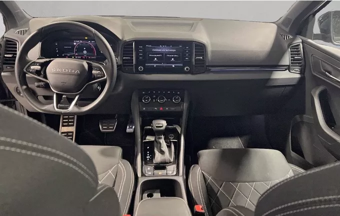 SKODA KAROQ 1.5 TSI Evo 2 150 ch ACT DSG7 Sportline extérieur trois quart avant droit 2127057