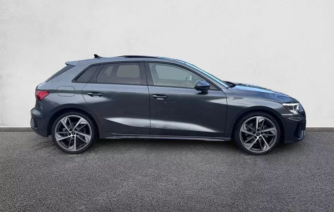 AUDI A3 Sportback 40 TDI 200 S tronic 7 Quattro S Line extérieur côté droit 212471