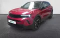 Miniature OPEL MOKKA ELECTRIQUE 136 ch & Batterie 50 kWh GS Line extérieur trois quart avant gauche 945556