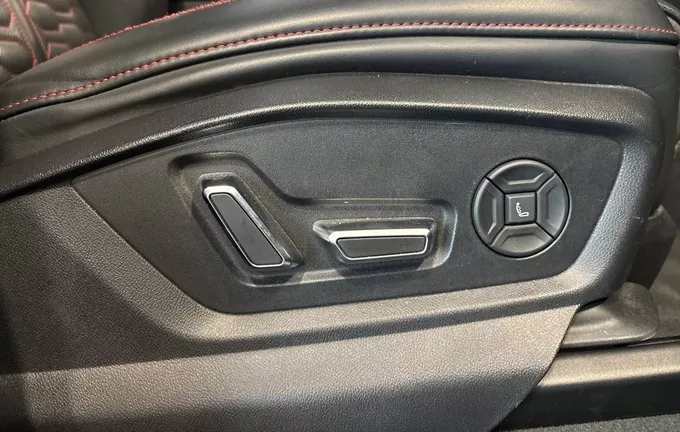 AUDI RS Q8 TFSI 600 ch Tiptronic 8 Quattro photo 21 2129571