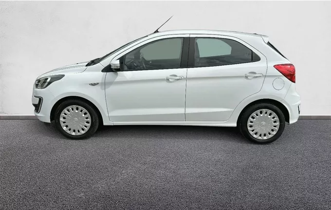 FORD KA+ 1.2 70 ch S&S Essential extérieur trois quart arrière gauche 213529