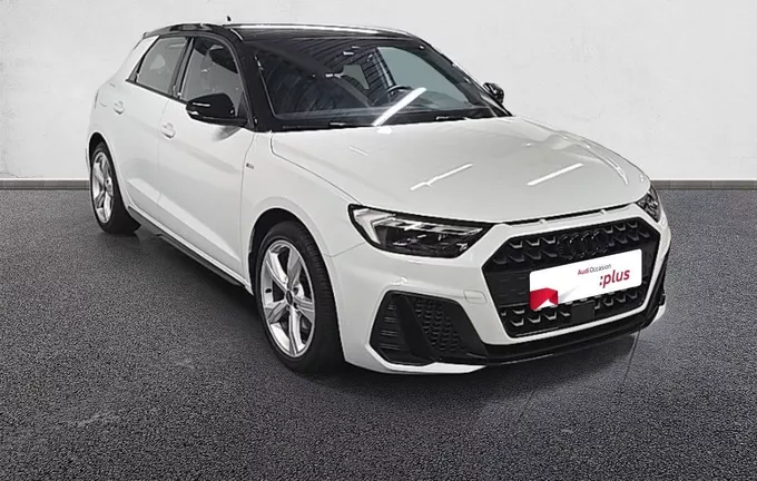 AUDI A1 Sportback 30 TFSI 110 ch S tronic 7 S Line extérieur trois quart avant droit 2127535