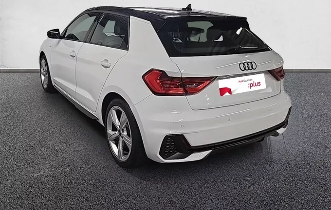AUDI A1 Sportback 30 TFSI 110 ch S tronic 7 S Line extérieur trois quart arrière gauche 2127535