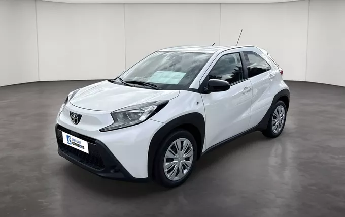 TOYOTA AYGO X 1.0 VVT-i 72 Dynamic extérieur trois quart avant gauche 1103946