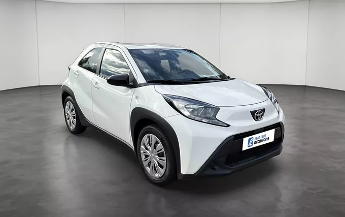 TOYOTA AYGO X 1.0 VVT-i 72 Dynamic extérieur trois quart avant droit 1103946