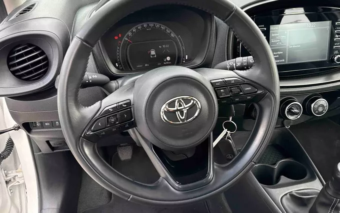 TOYOTA AYGO X 1.0 VVT-i 72 Dynamic photo 12 1103946