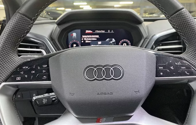 AUDI Q4 E-TRON 45 285 ch 82 kWh S line photo 12 2127824