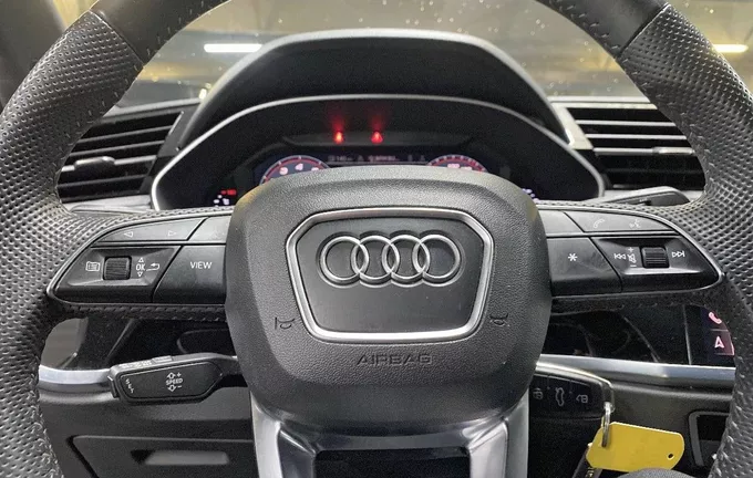 AUDI Q3 Sportback 35 TFSI 150 ch S line photo 12 2127466