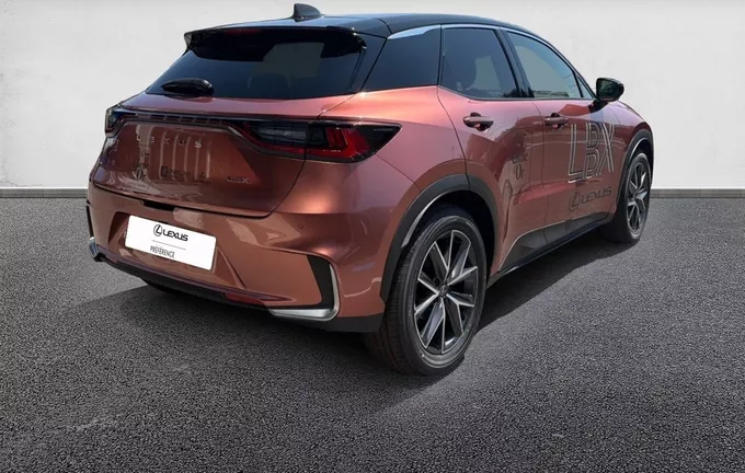 LEXUS LBX 2WD Emotion extérieur trois quart arrière droit 177899