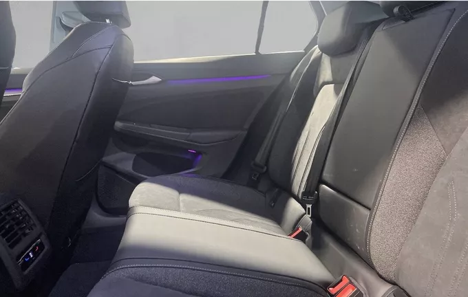 VOLKSWAGEN GOLF 1.5 eTSI EVO2 116 DSG7 Style extérieur arrière 2129398