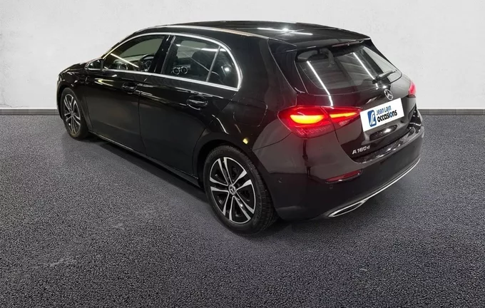 MERCEDES CLASSE A 180 d 8G-DCT Progressive Line extérieur trois quart arrière gauche 2132391