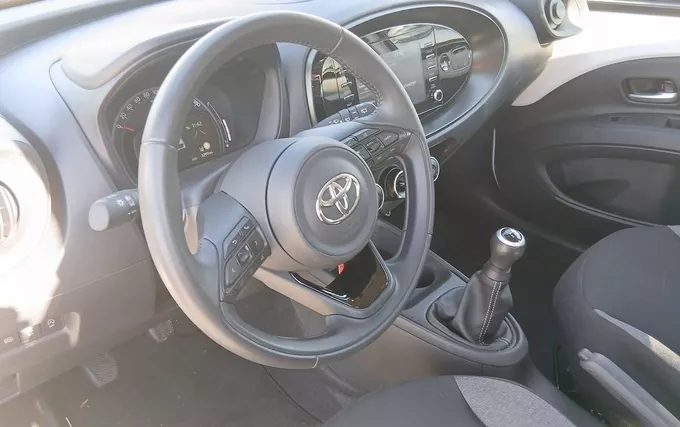 TOYOTA AYGO X 1.0 VVT-i 72 Dynamic photo 11 1104042