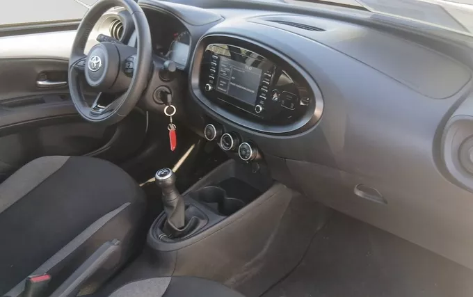TOYOTA AYGO X 1.0 VVT-i 72 Dynamic photo 18 1104042