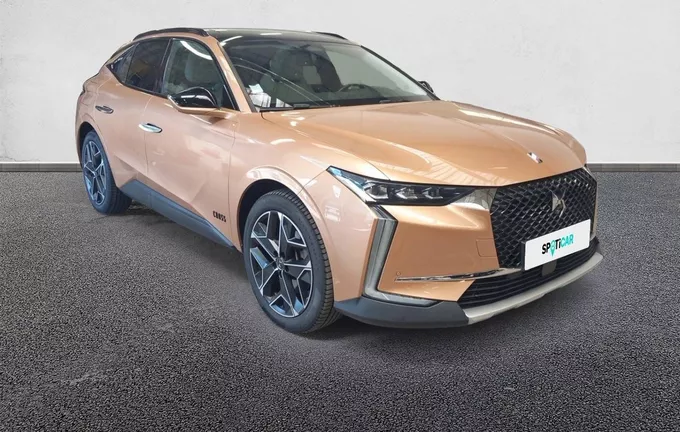 DS DS4 DS 4 Hybride E-Tense 225 EAT8 Cross Rivoli extérieur trois quart avant droit 945726