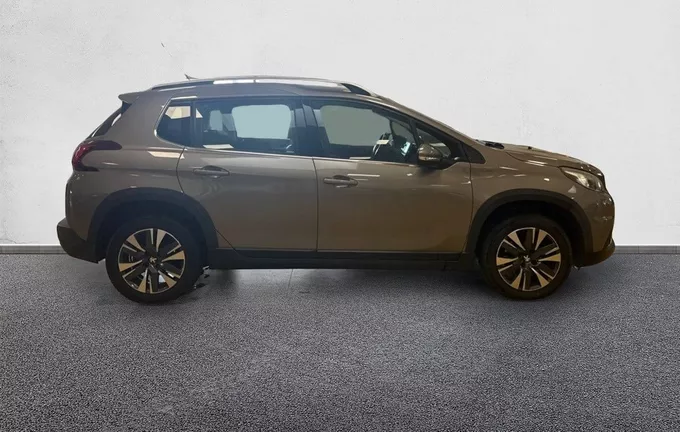 PEUGEOT 2008 1.2 PureTech 110ch S&S BVM5 Allure Business extérieur côté droit 213554